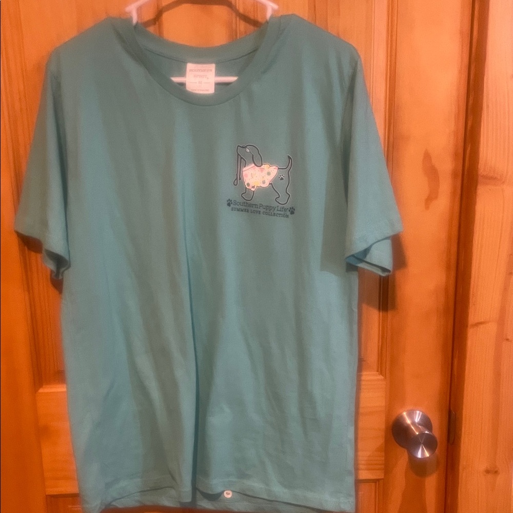 Women’s Southern Puppy Life shirt.